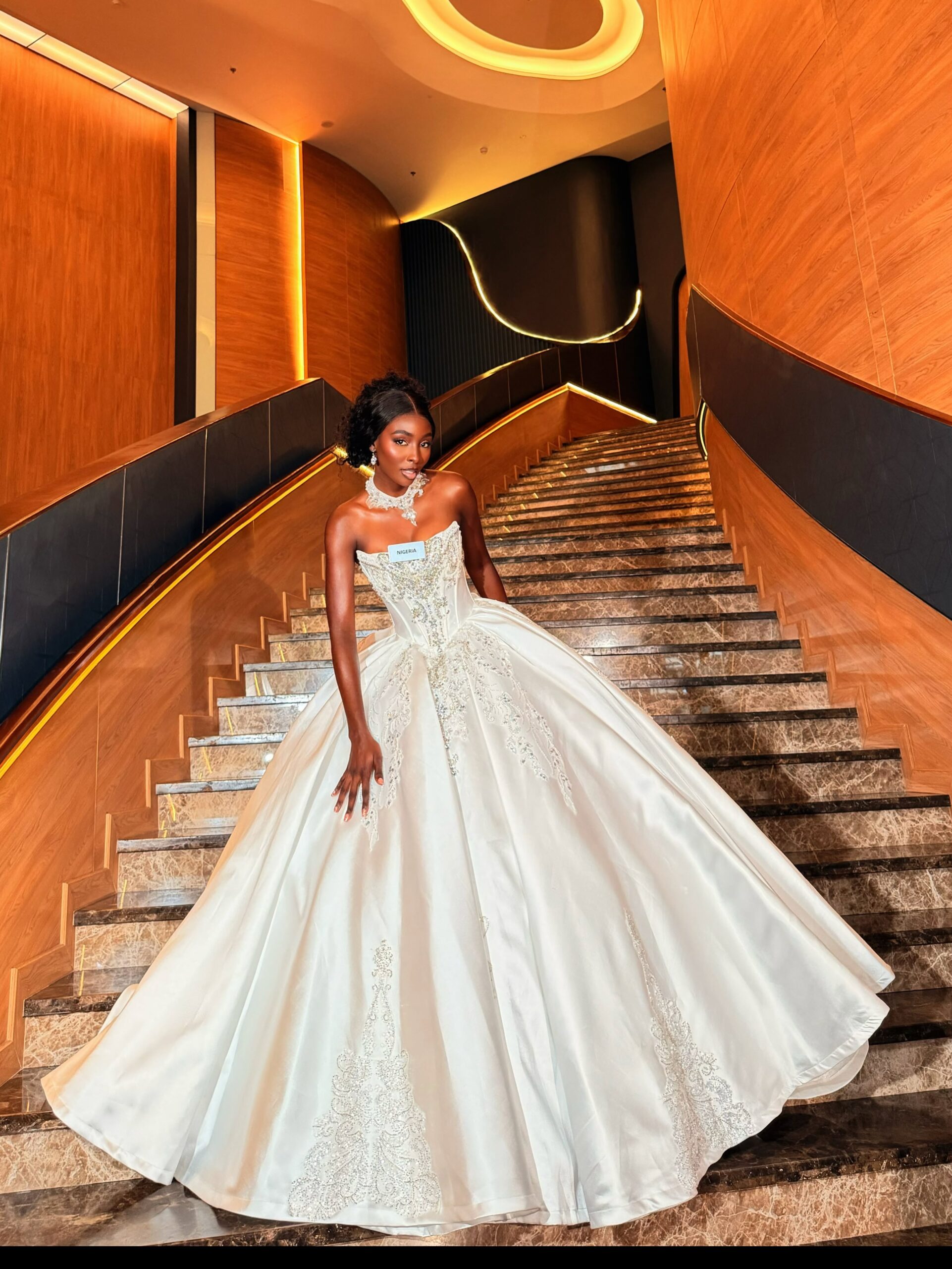 Queen Soye backstage before the Top Model stage walk